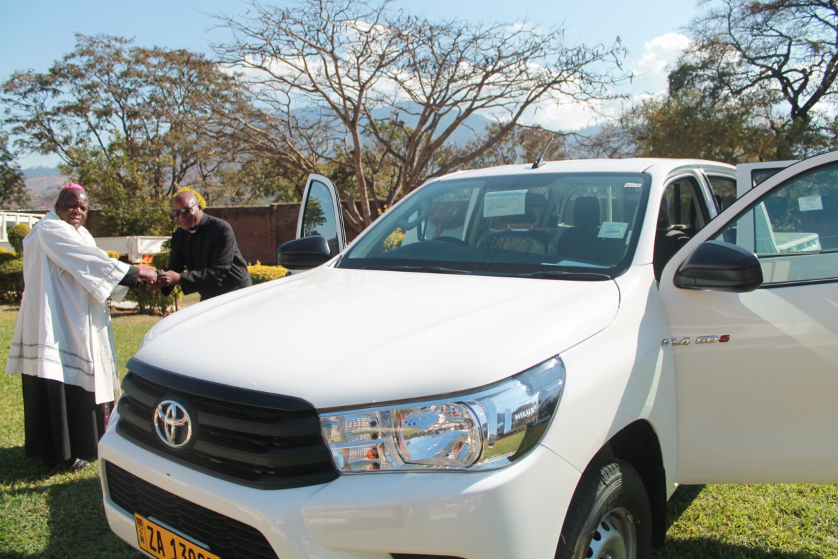 Bishop Chaima Commends Aid to the Church in Need for Vehicle Donation